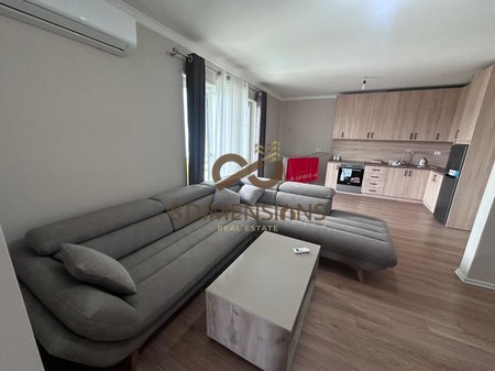 Appartamento 2+1 con balcone in affitto nella zona del Lago Secco - Tirana