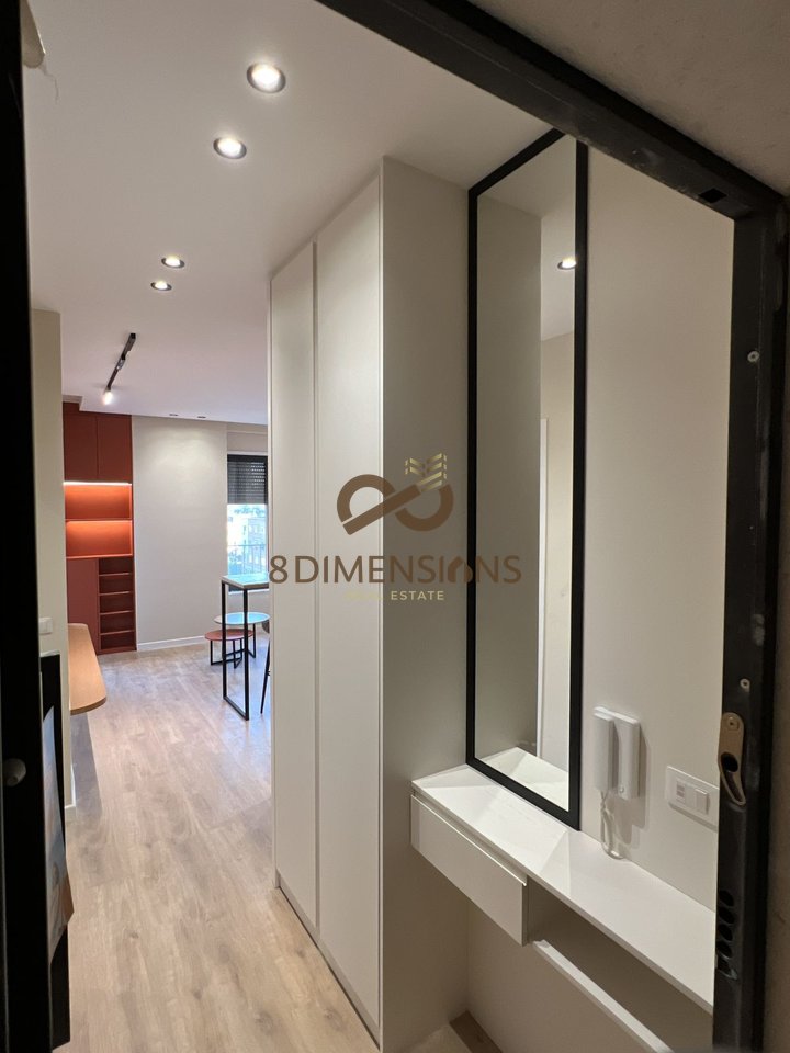 Appartamento 1+1 in affitto al Nuovo Boulevard, a 2 minuti a piedi dal Mulino Vecchio - Tirana