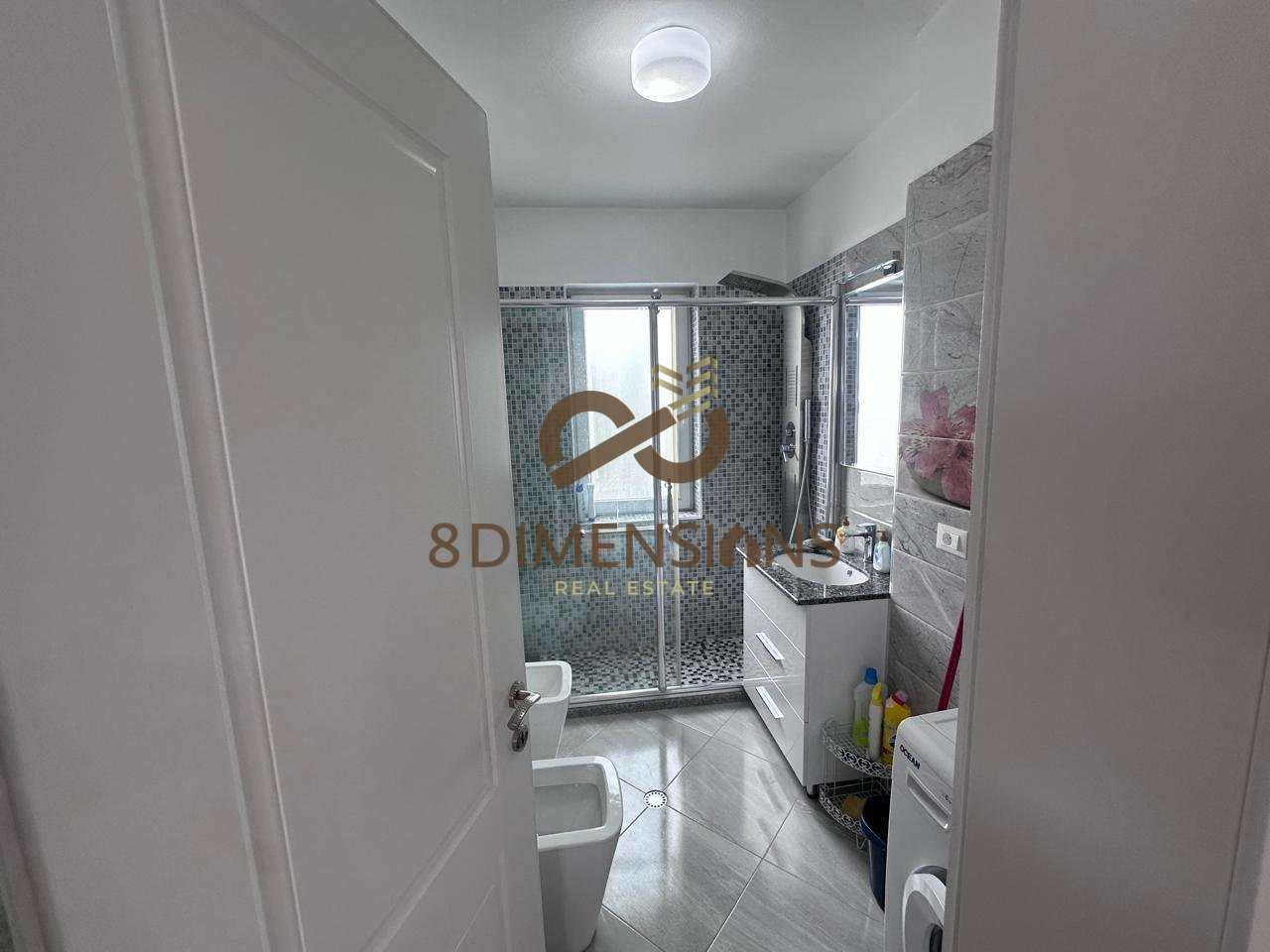 Appartamento 2+1 con balcone in affitto nella zona del Lago Secco - Tirana