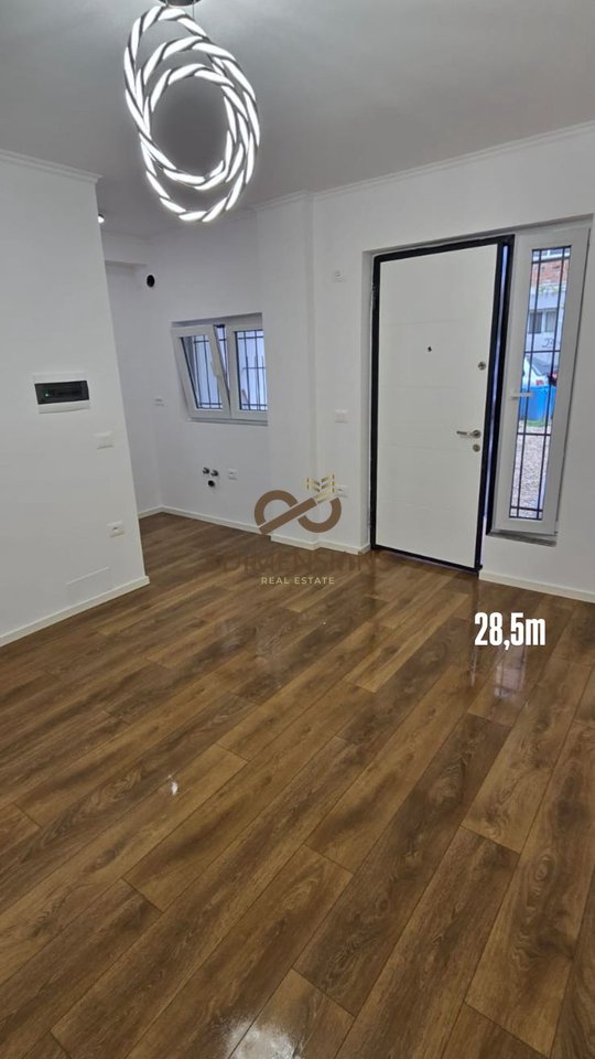 Shitet 2 Gazonjere me hipoteke te Rruga Sulejman Delvina prane Ish Diplomat 1 (D811Z-1)