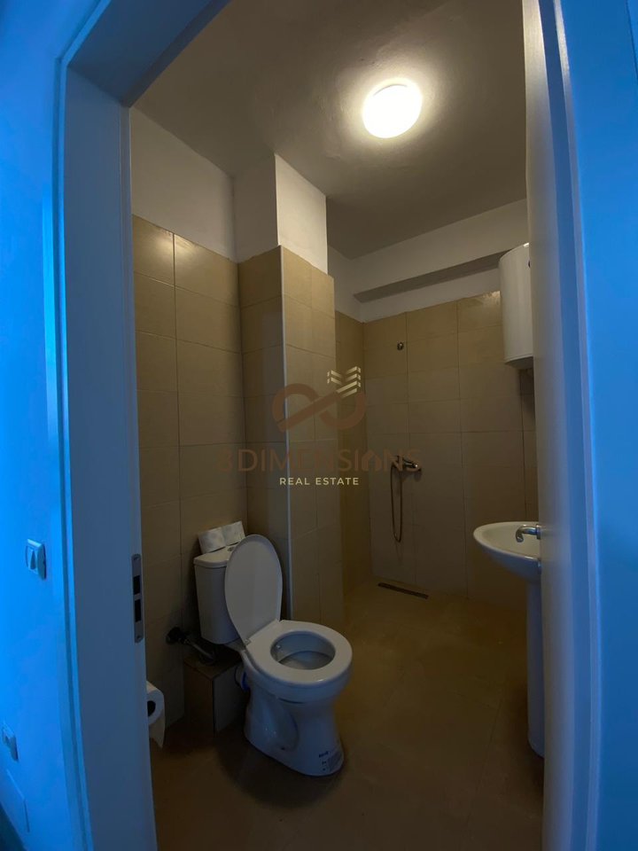 Apartament 2+1 i mobiluar ne menyre moderne  me qera ne Astir prane Spar ne Tirane (ID D8242A-85)