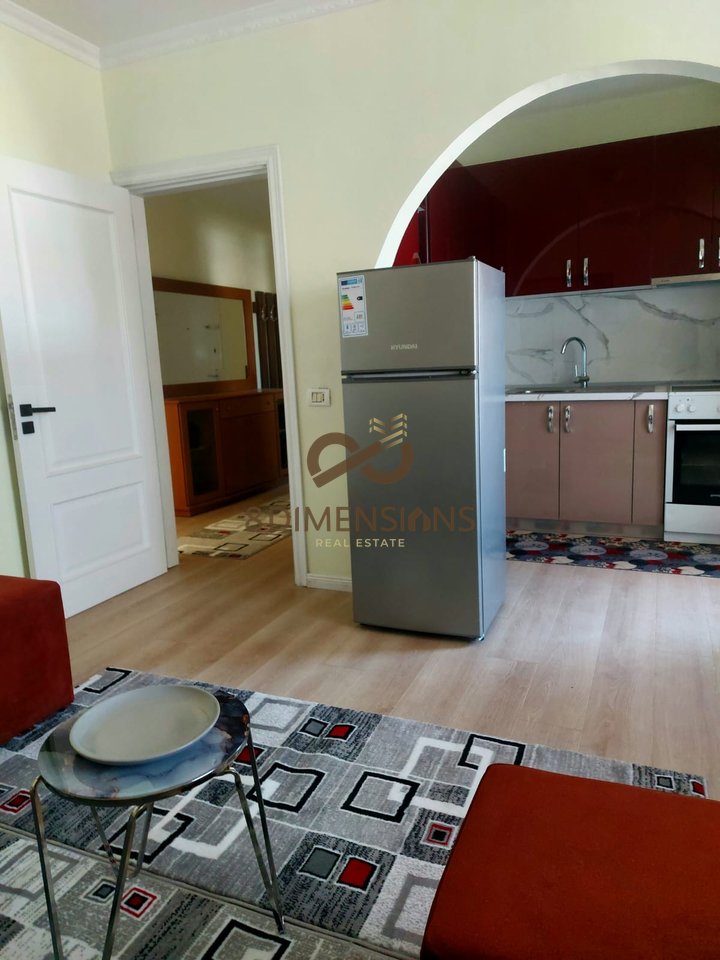 APARTAMENT 1+1 ME QERA NE ALI DEM PRANE SHKOLLES KUSHTRIMI I LIRISE ( D8241Z-35 )