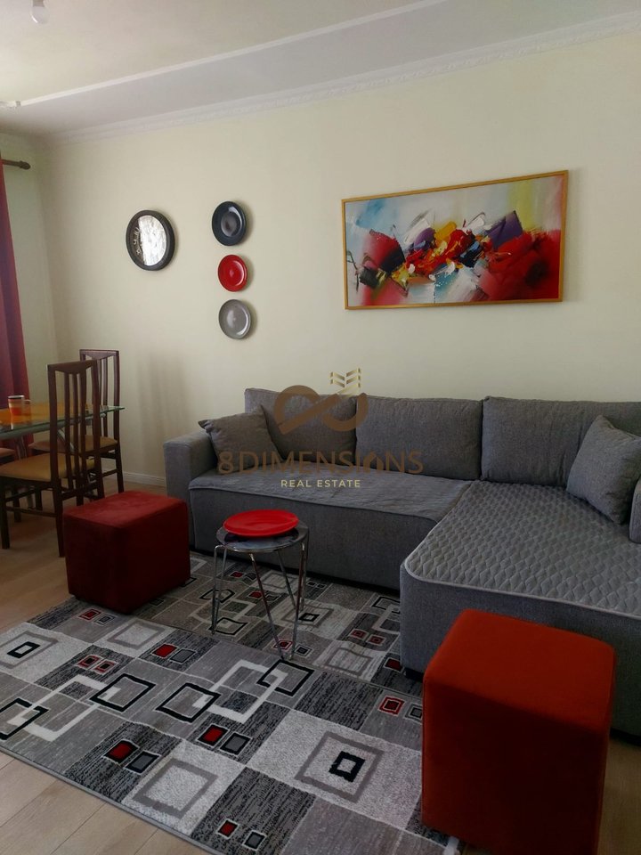 APARTAMENT 1+1 ME QERA NE ALI DEM PRANE SHKOLLES KUSHTRIMI I LIRISE ( D8241Z-35 )