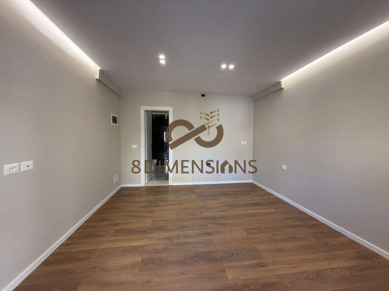 Renovated office space for rent on Elbasan Street (D821A-9)