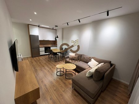 Jepet me qera Apartament 1+1 ne prane Kupoles ne Laprake