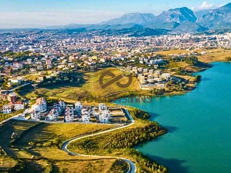 SHITET SUPER APARTAMENT 3+1+2 PRANE LIQENIT TE FARKES, PRANE QETESISE ABSOLUTE DHE GJELBERIMIT!!!(D8143A-15)