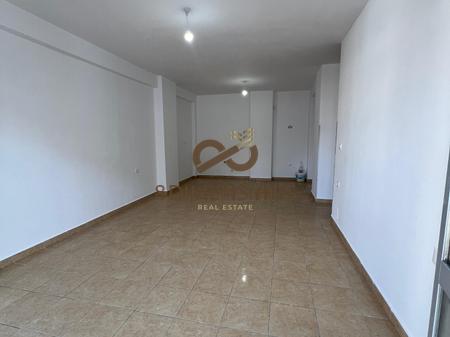 APARTAMENT 1+1 NE SHITJE NE YZBERISHT ME CMIM OKAZION ( D8141A-52 )