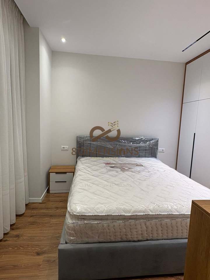 Jepet me qera Apartament 1+1 ne prane Kupoles ne Laprake (D8241A-95)