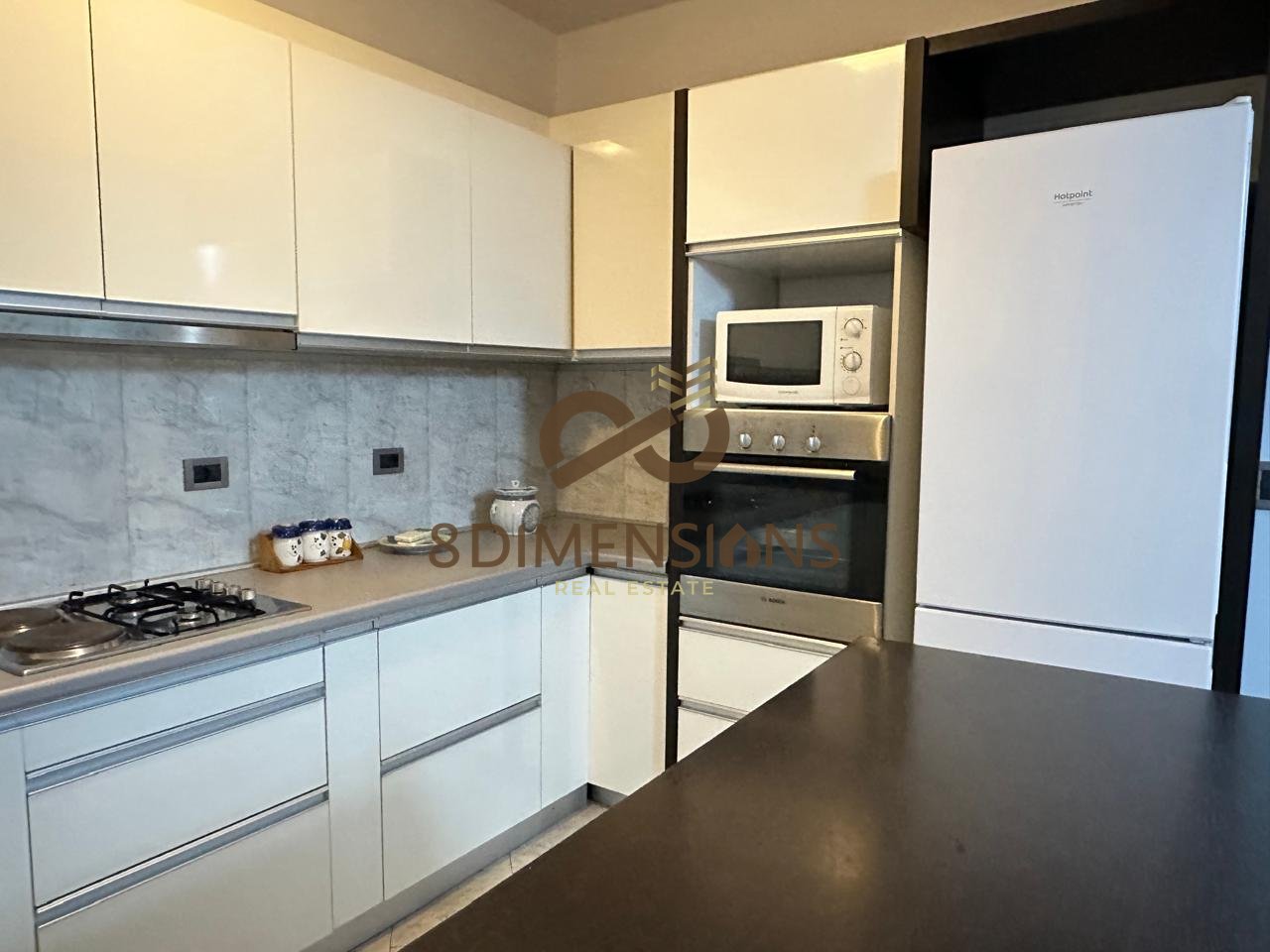 Jepet me qera Apartament 2+1 ne Rruge te Elbasanit prane Shkolles Se Mesme Gjuhet e Huaja  (D8242A-95)