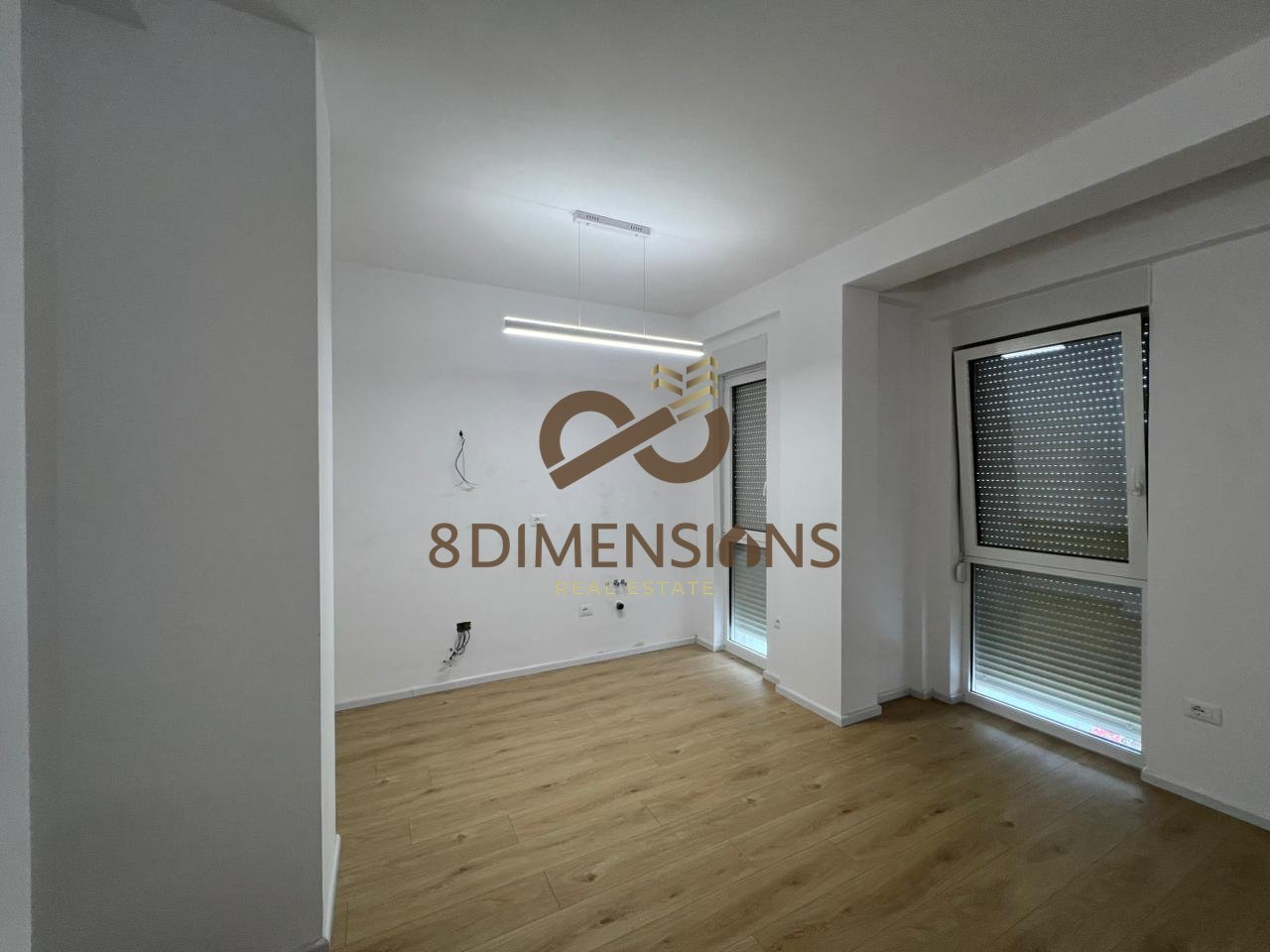 Jepet Vile me Qera pane Liqenit te Farkes (D829A-7)