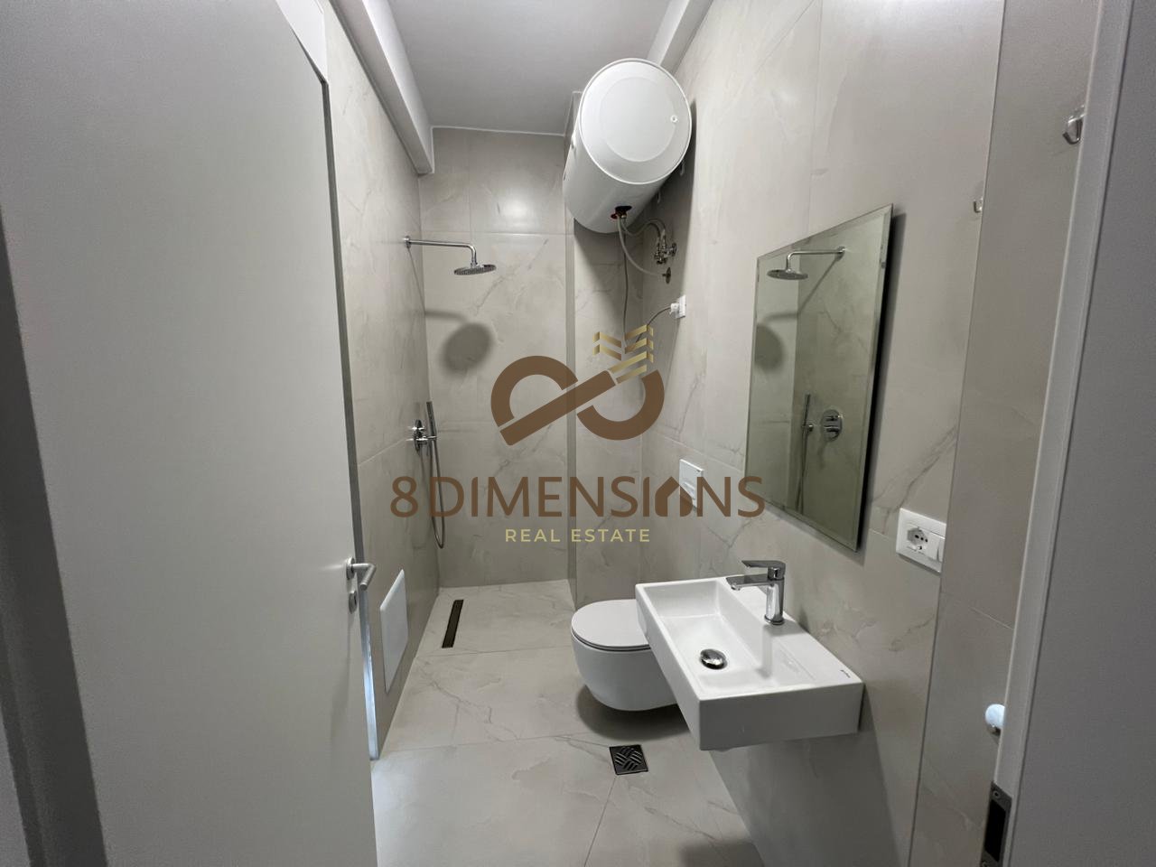 Jepet Vile me Qera pane Liqenit te Farkes (D829A-7)