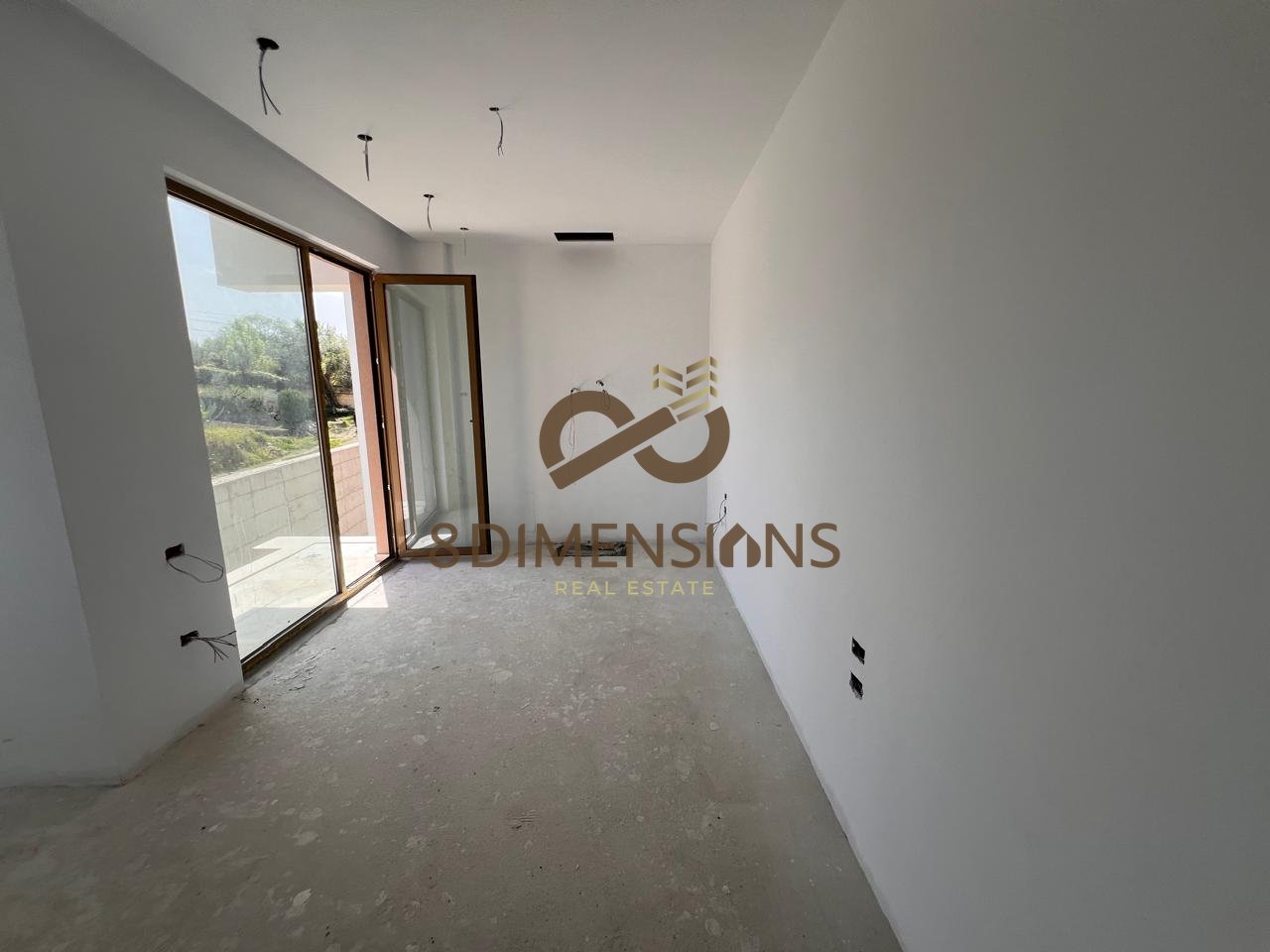 Vile në shitje pranë TEG – në një nga rezidencat më elitare  (D819A-10)