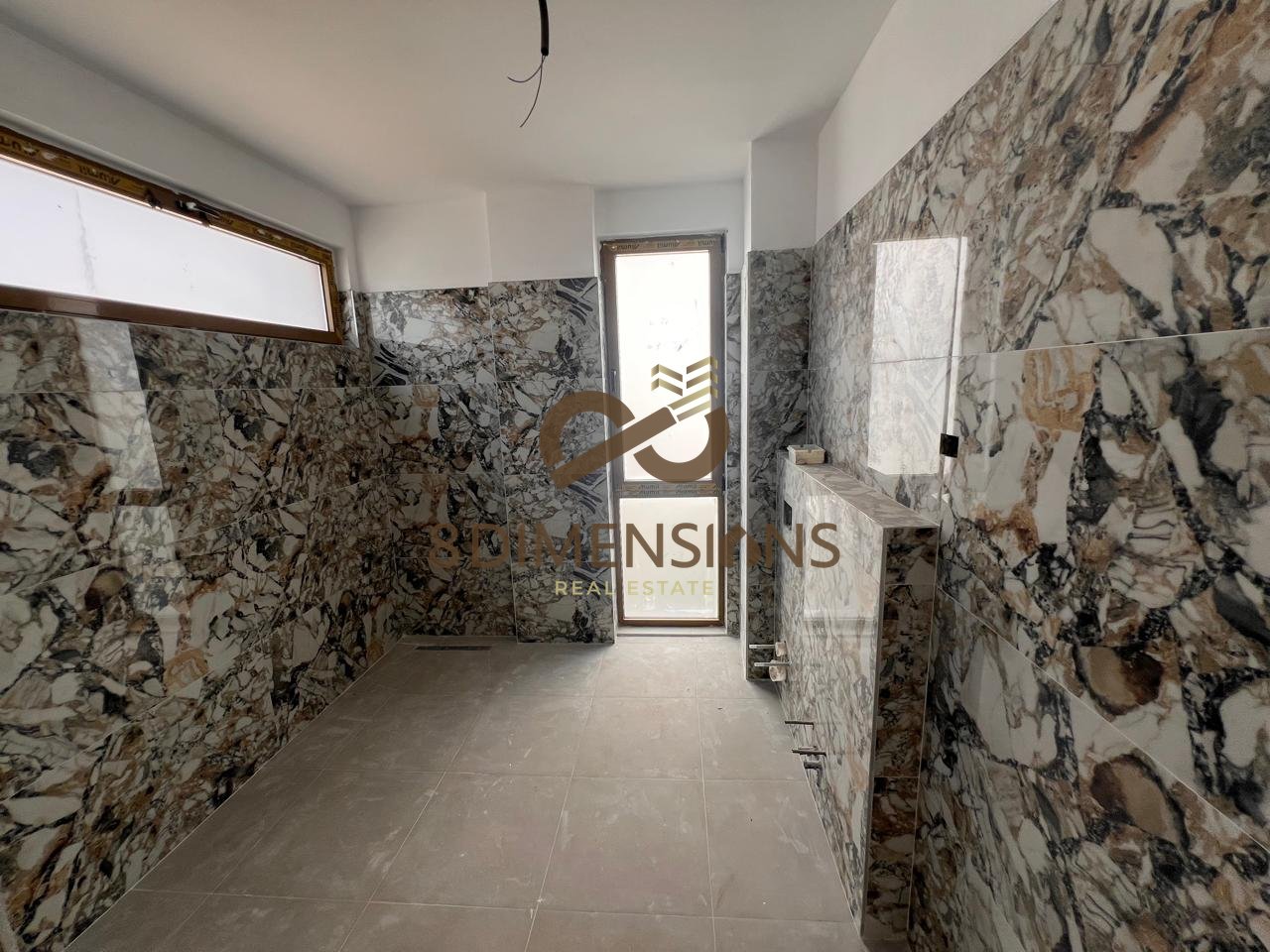 Vile në shitje pranë TEG – në një nga rezidencat më elitare  (D819A-10)