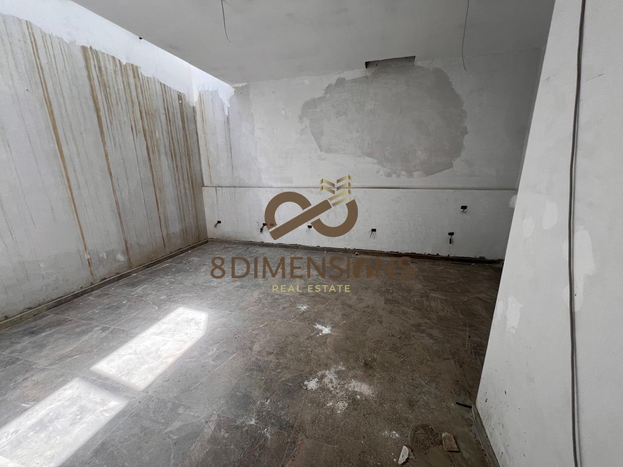 Vile në shitje pranë TEG – në një nga rezidencat më elitare  (D819A-10)