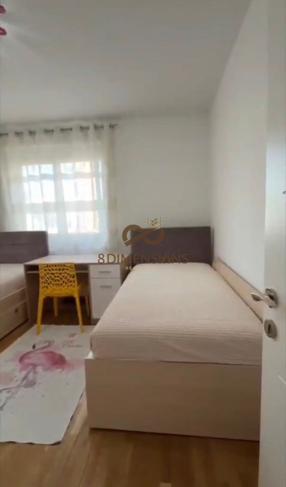 Jepet me qera Apartament 2+1  te Rruga Sales  (D8242A-102)