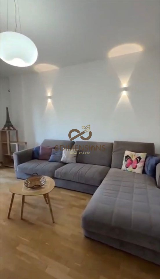 Jepet me qera Apartament 2+1  te Rruga Sales  (D8242A-102)