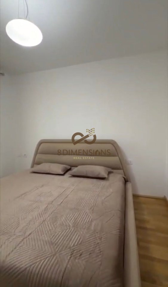 Jepet me qera Apartament 2+1  te Rruga Sales  (D8242A-102)