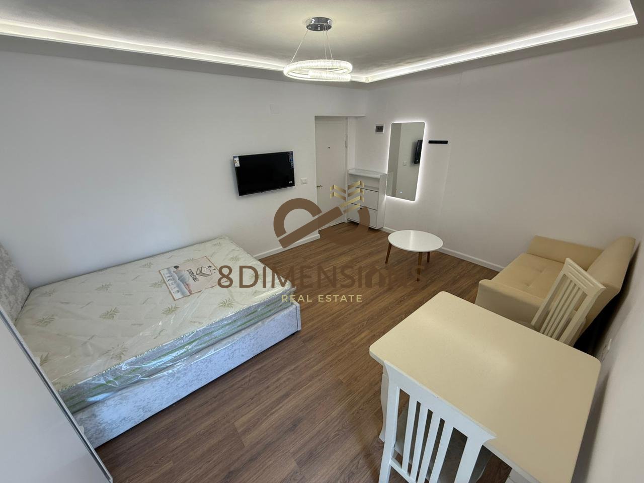 SHITET GARSONIERE ME SUPER CMIM NE RRUGEN FERIT XHAJKO, PRANE ISH RESTORANT DURRESIT (D811Z-2)