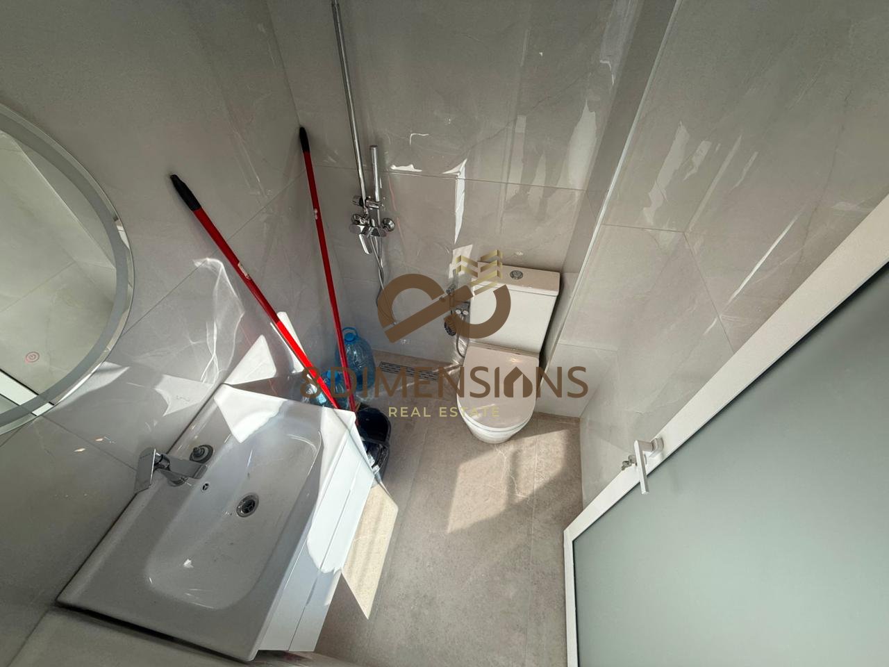 SHITET GARSONIERE ME SUPER CMIM NE RRUGEN FERIT XHAJKO, PRANE ISH RESTORANT DURRESIT (D811Z-2)