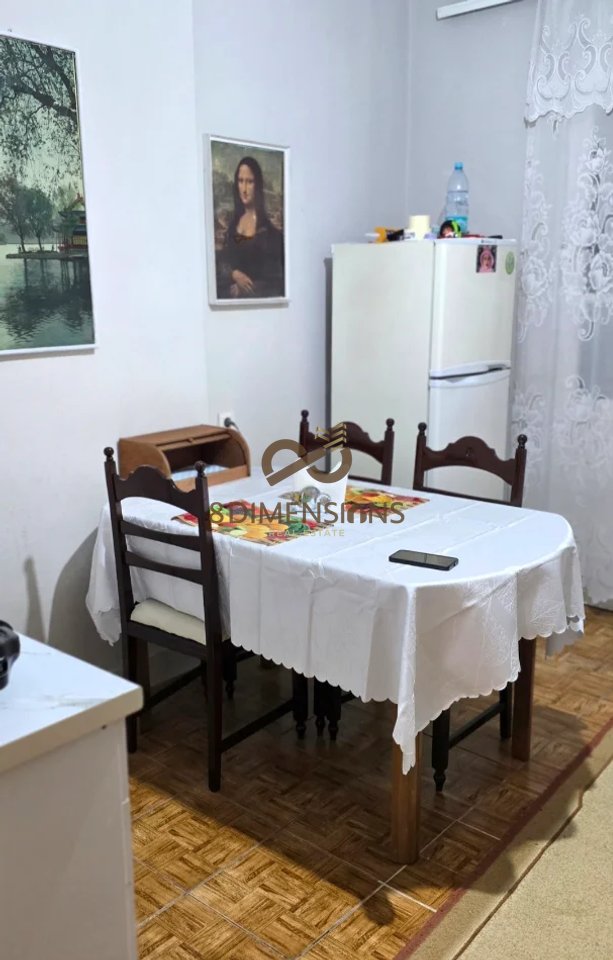 JEPET ME QERA APARTAMENT 1+1 ME KUZHINE ME VETE NE RRUGEN FERIT XHAJKO, PRANE ISH RESTORANT DURRESIT (D8241Z-40)