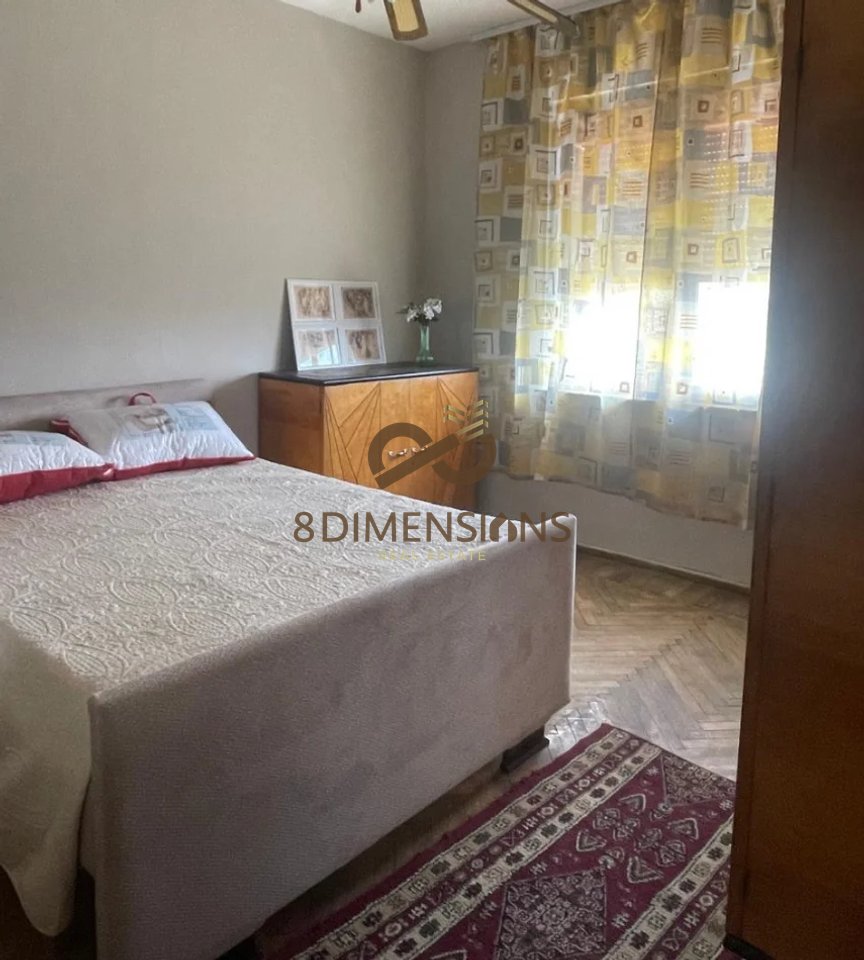 JEPET ME QERA APARTAMENT 1+1 ME KUZHINE ME VETE NE RRUGEN FERIT XHAJKO, PRANE ISH RESTORANT DURRESIT (D8241Z-40)