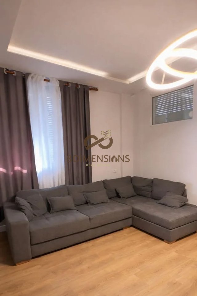 Jepet me qera Apartament 1+1 Te Liqeni I Thate afer Hotel Radisson (D8241A-111)