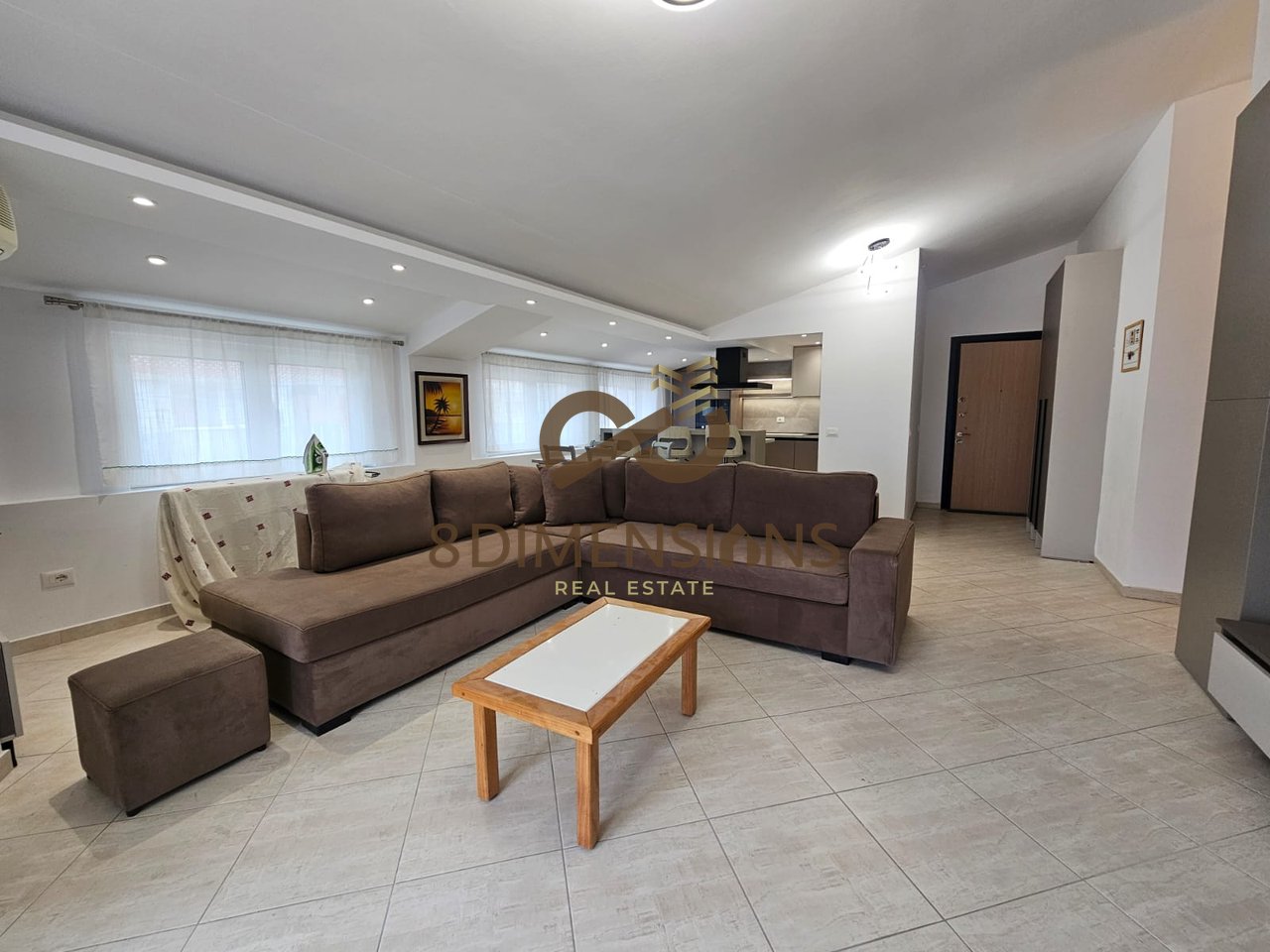 Apartament 2+1+2 tualete me qera ne Fresk, prane Restorant Qesarakes(ID D8242A-115)