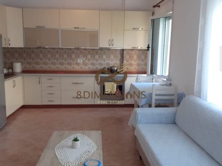 Shitet apartament 1+1 tek Shkembi Kavajes D8141A-132