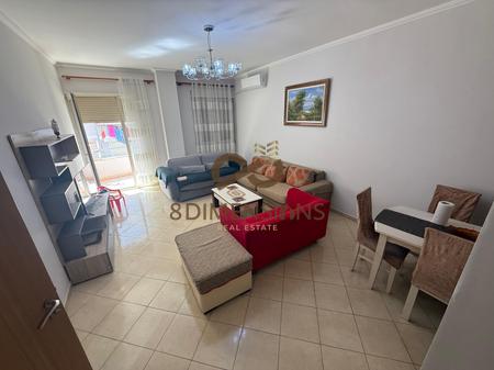JEPET ME QERA APARTAMENT 1+1 PRANE RESTORANT FRESKUT (D8241A-247)