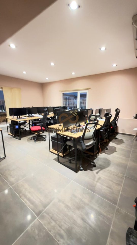 Office Space for Rent – Paris Commune, near Kristal Center in Tirana( ID D828A-44 )