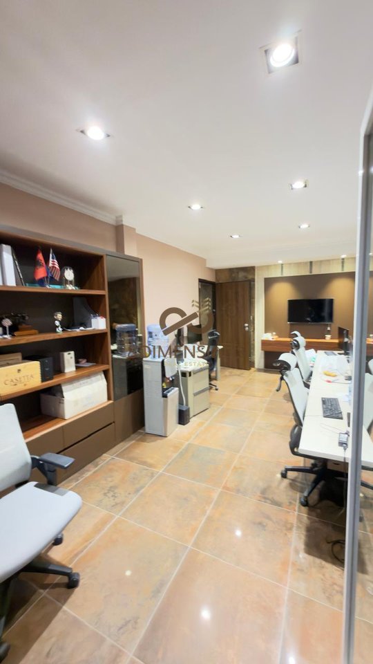 Office Space for Rent – Paris Commune, near Kristal Center in Tirana( ID D828A-44 )