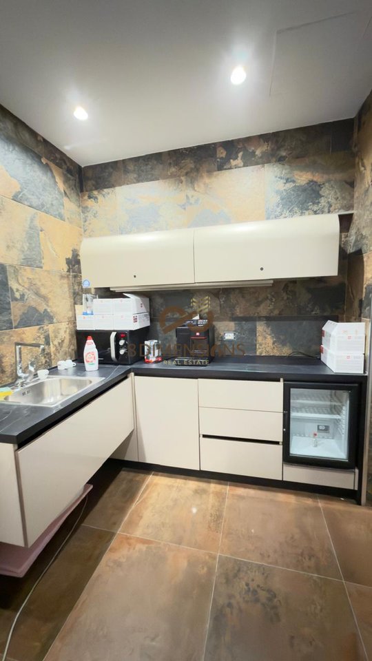 Office Space for Rent – Paris Commune, near Kristal Center in Tirana( ID D828A-44 )