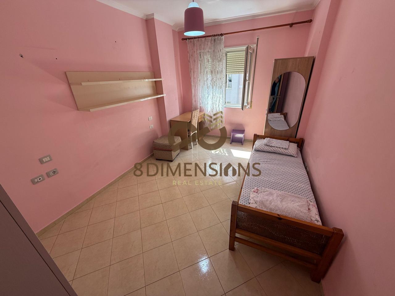 JEPET ME QERA APARTAMENT 1+1 PRANE RESTORANT FRESKUT (D8241A-247)