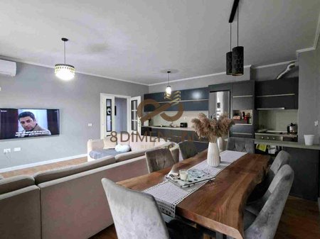 Jepet me qera Apartament 2+1+2 ne Don Bosko  (D8242A-241)