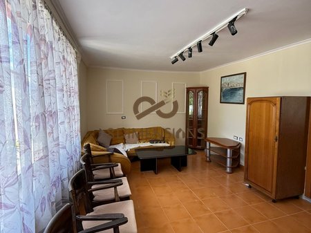 Jepet me qera hyrje 1+1 afer me Depot e Ujit - Tirane D8241A-123