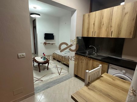 Appartamento 1+1 in affitto, con una superficie di 60 m2 a 5 Maj, vicino alla Scuola Sevasti Qiriazi D8241A-263