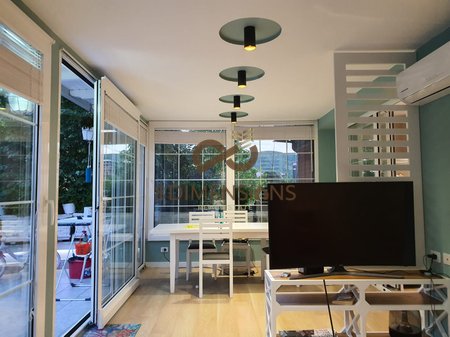 SHITET APARTAMENT I PERSHTATSHEM PER BIZNES! RRUGA KOSOVAREVE D8142A-149