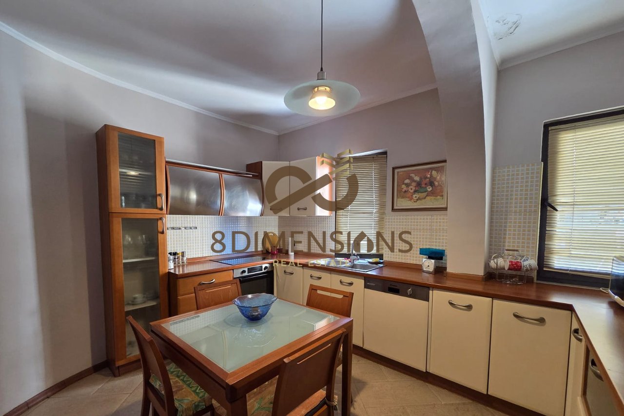 Jepet me qera Apartament 1+1 + dhomë gatimi më vete ne Komunen e Parisit ne Tirane(ID D8241A-249 )