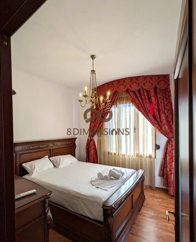 Villa su due piani in vendita in via “Islam Alla”, tra via Kavaja e via “Myslym Shyri” a Tirana (ID D819A-16 )
