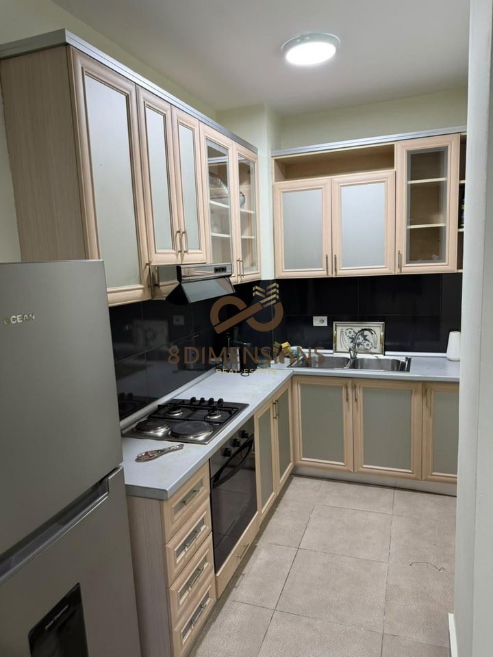 Jepet me qera apartamenti 2+1 ne Fresk prane rruges Shefqet Kuka (D8142A-148)
