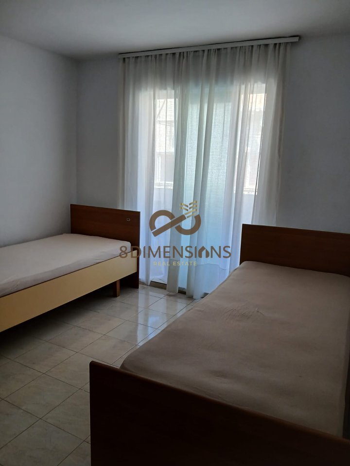 Jepet me qera apartament 1+1 pranë Shkollës “Vasil Shanto”  në Tiranë (ID D8241Z-65)
