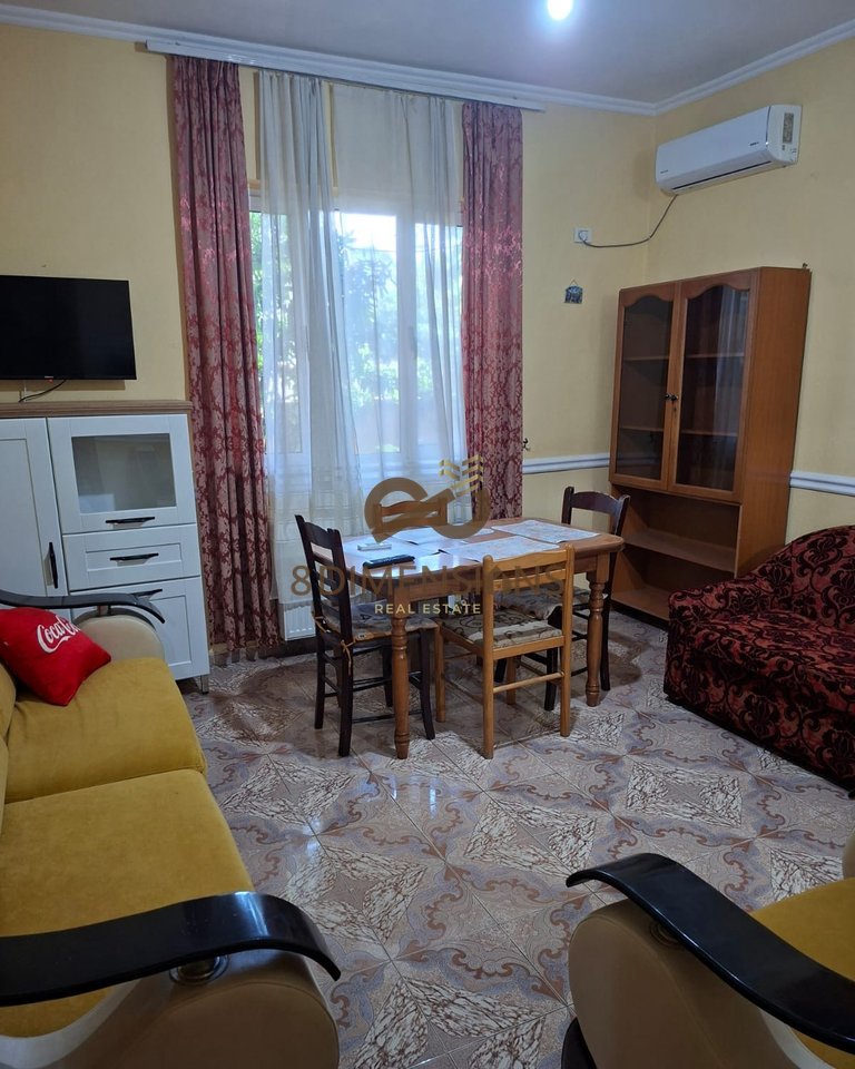 Affittasi appartamento 2+1 presso il Comune di Paristi vicino al Centro Kristali a Tirana (ID D8242A-240 )