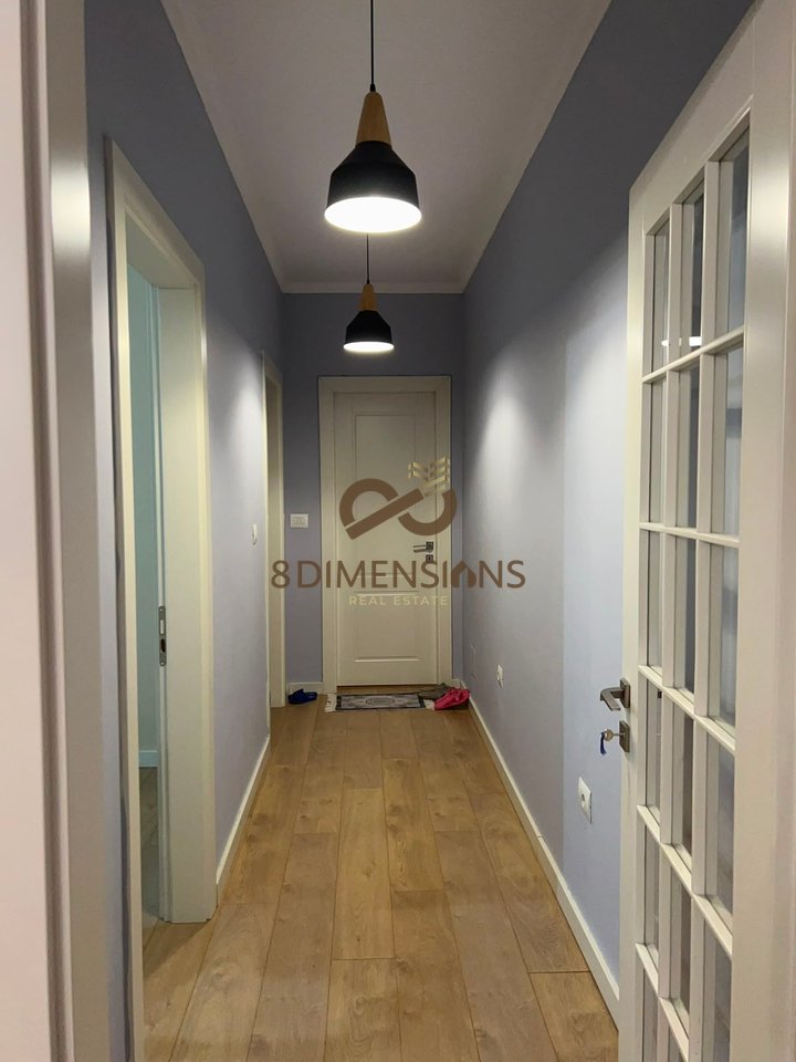 Jepet me qera Apartament 2+1 Tek Komuna e Parisit, prane Parkut Olimpik (D8242A-245)
