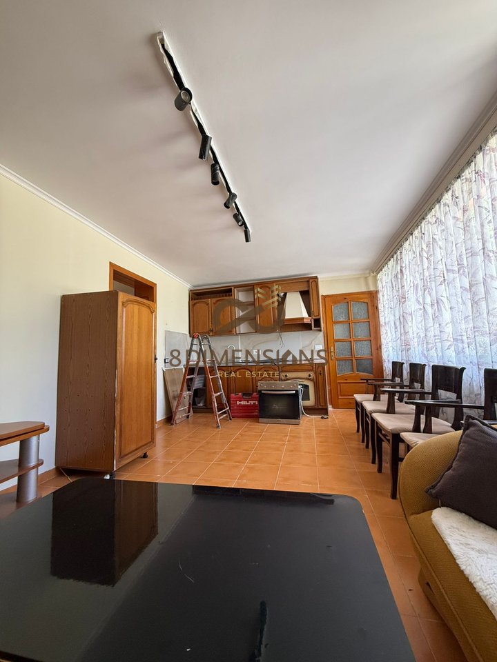 Jepet me qera hyrje 1+1 afer me Depot e Ujit - Tirane D8241A-123