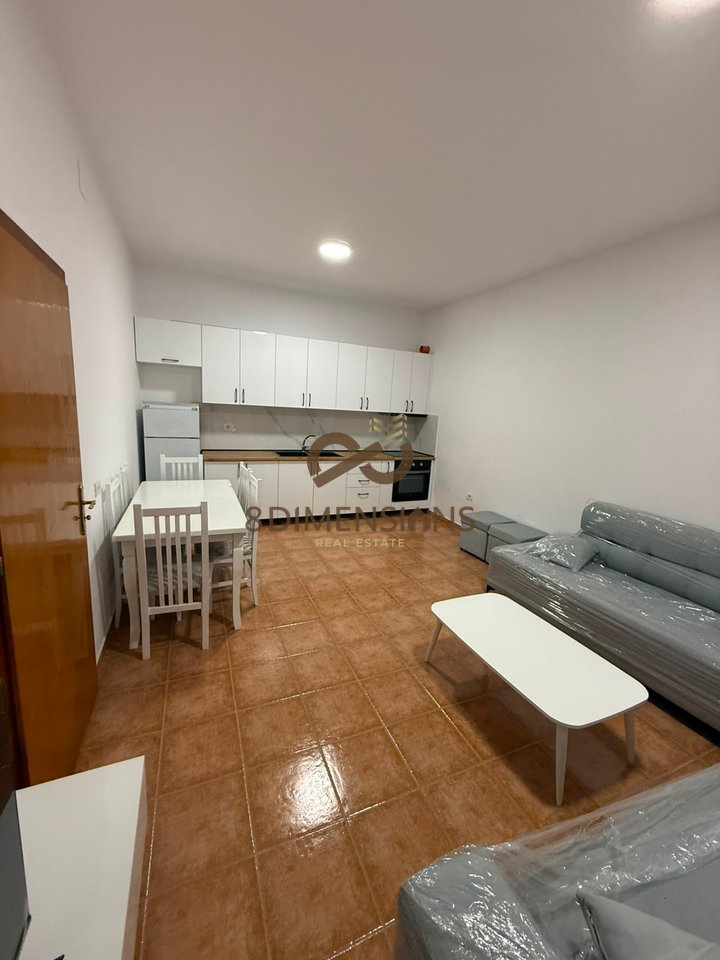 Appartamento 1+1 in affitto, con una superficie di 70m2 a 5 Maj (D8241A-262)

