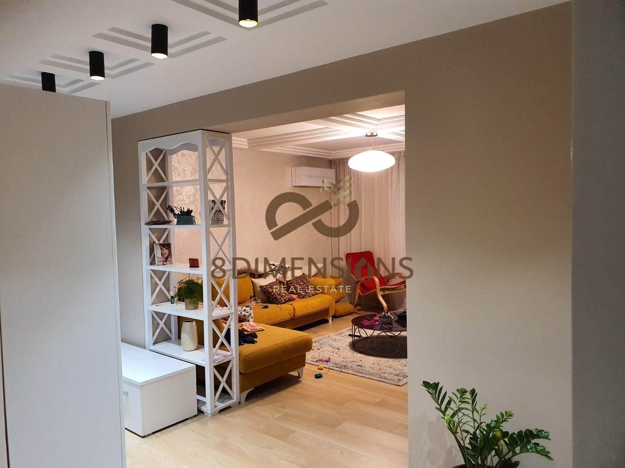 SHITET APARTAMENT I PERSHTATSHEM PER BIZNES! RRUGA KOSOVAREVE D8142A-149