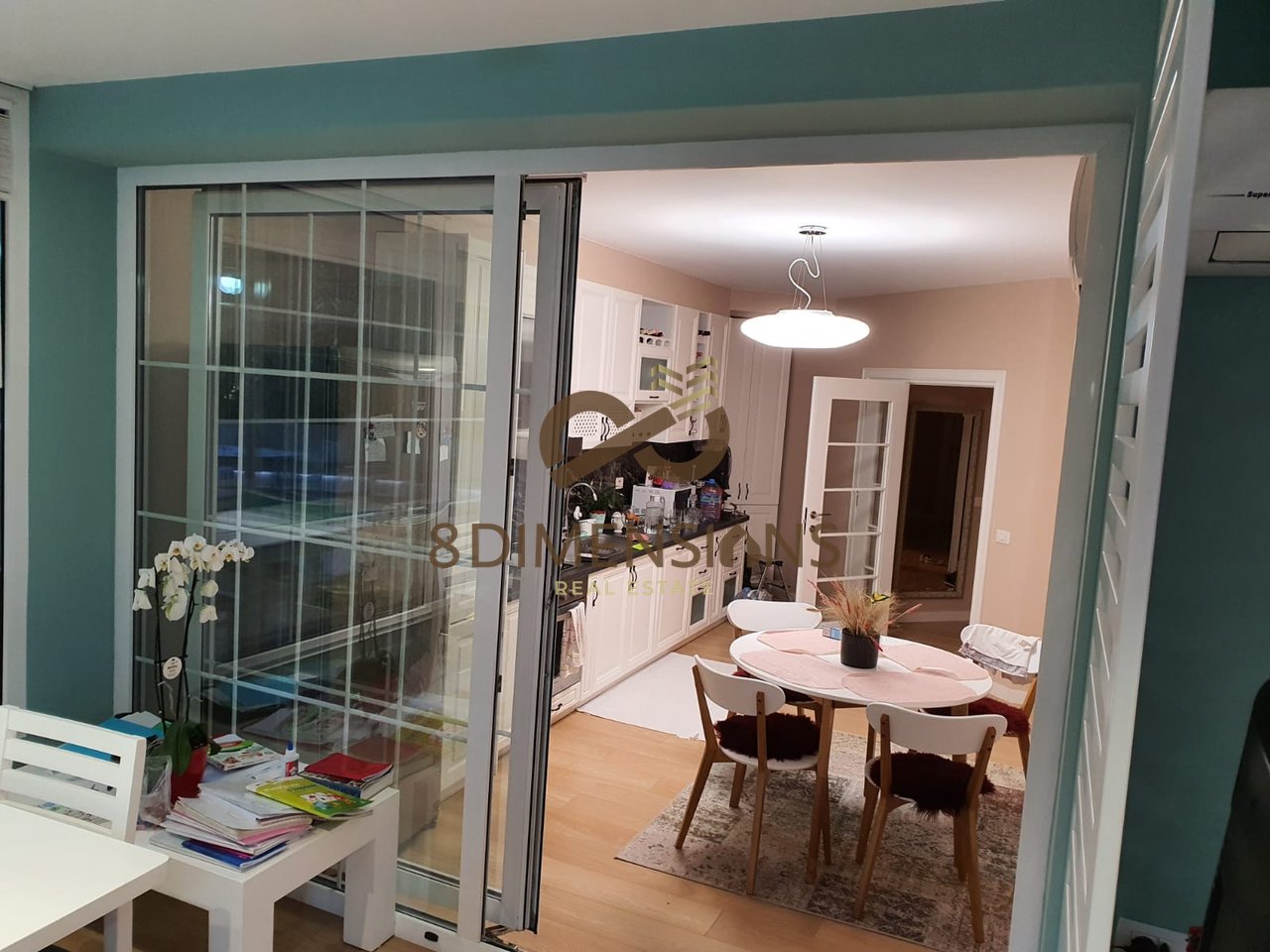 SHITET APARTAMENT I PERSHTATSHEM PER BIZNES! RRUGA KOSOVAREVE D8142A-149