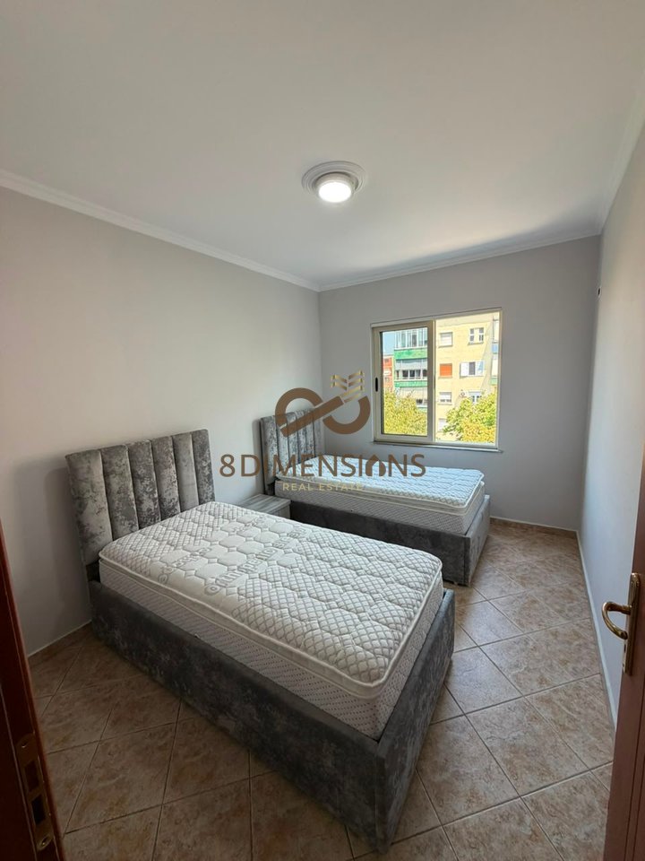 Appartamento 2+1 in affitto in via Duresi - vicino a Colosseo D8242Z-28