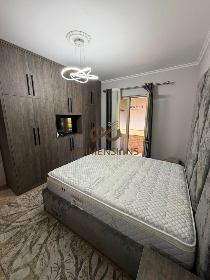 Appartamento 2+1 in affitto in via Duresi - vicino a Colosseo D8242Z-28