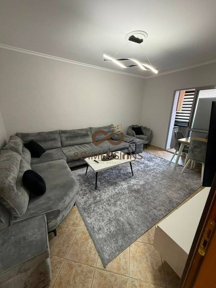 Appartamento 2+1 in affitto in via Duresi - vicino a Colosseo D8242Z-28